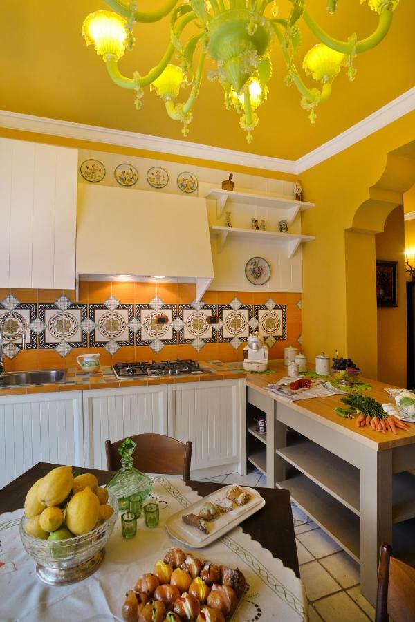 Donna Filomena Casa Vacanza Di Charme Salerno Dış mekan fotoğraf
